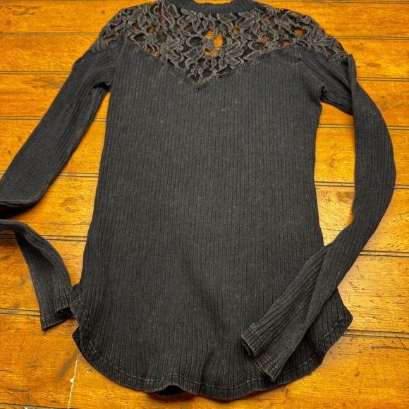 Free People Black Ribbed Lace Yoke Keyhole Mock Neck Long Sleeve Top Womens - Picture 4 of 4